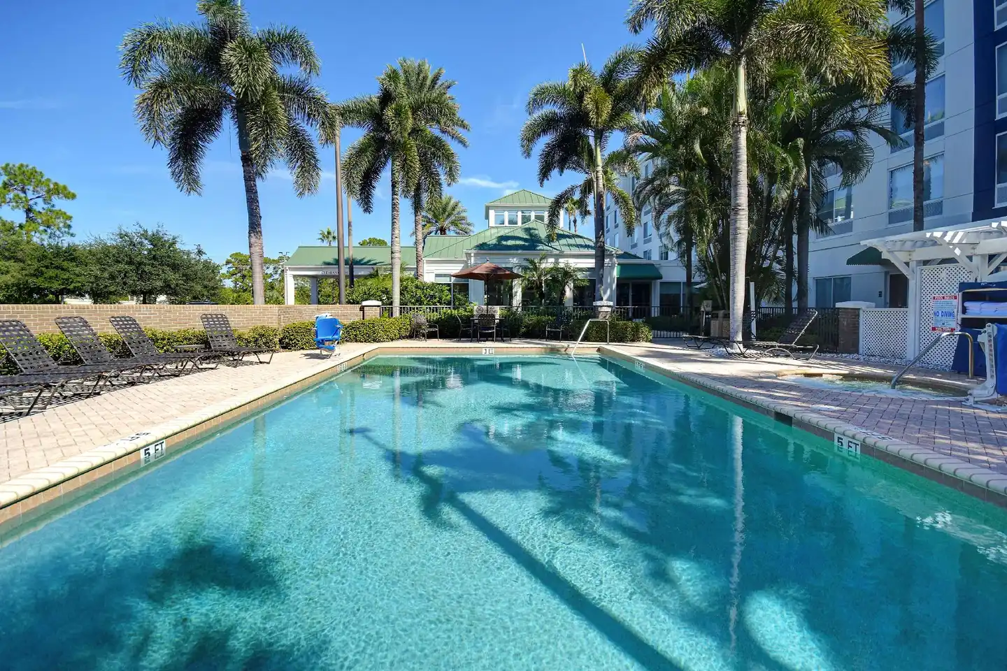 Hilton Garden Inn Fort Myers Pool