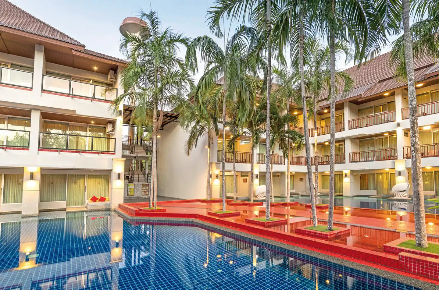Lanta Sand Resort & Spa Pool