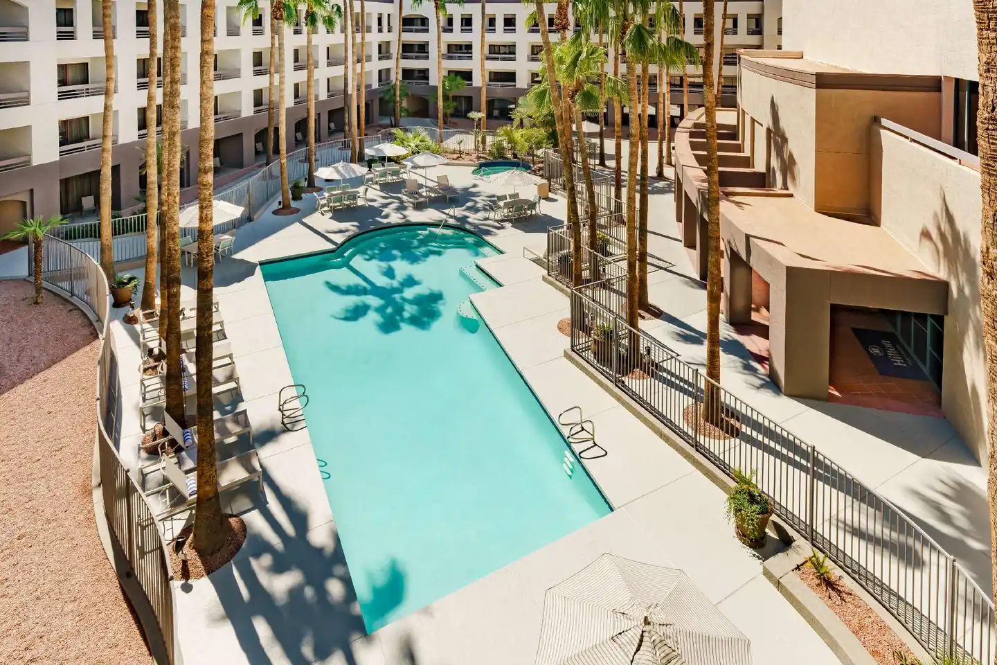 Hilton Phoenix Airport Pool