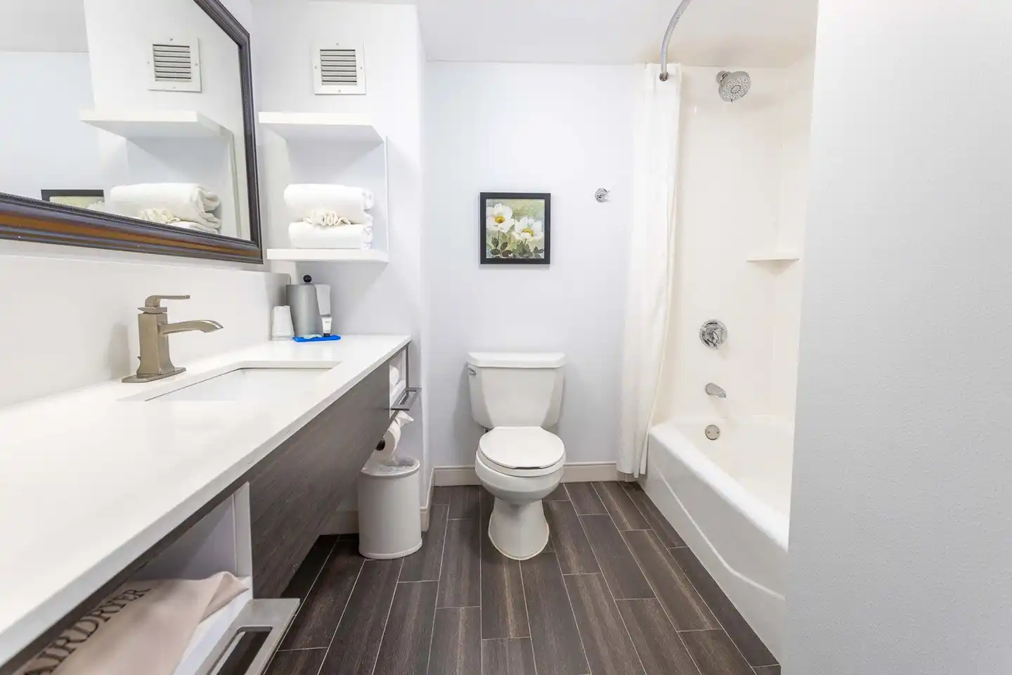Hampton Inn Newark-Airport Badezimmer