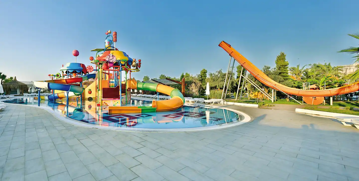Saturn Palace Pool