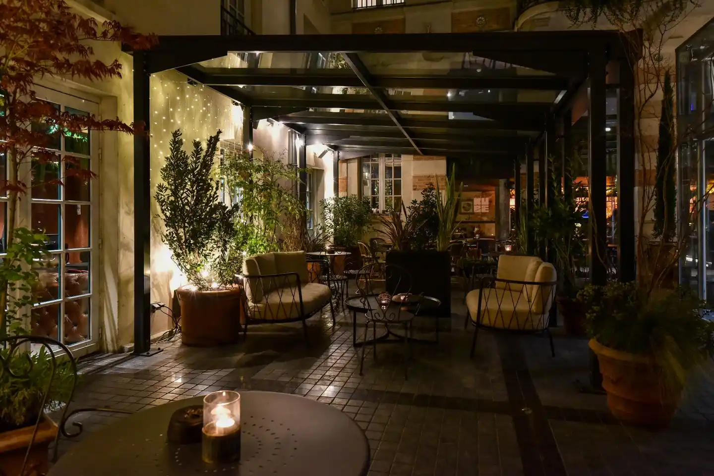 Kube Hotel Lobby