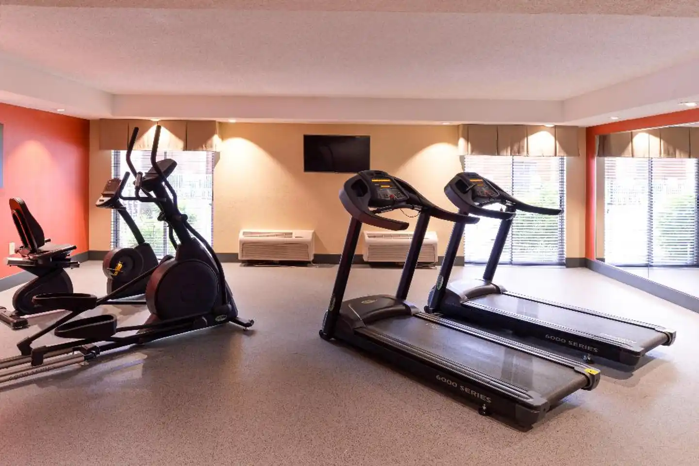 Holiday Inn Express Clearwater East - Icot Center Sport und Entertainment