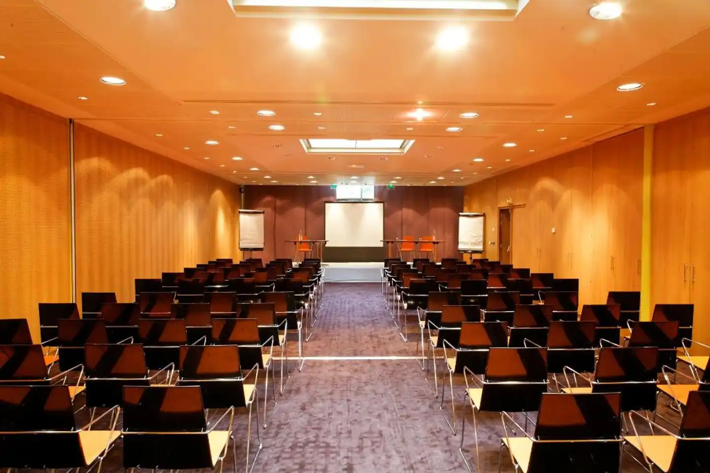Holiday Inn Express Paris-Canal De La Villette Konferenz
