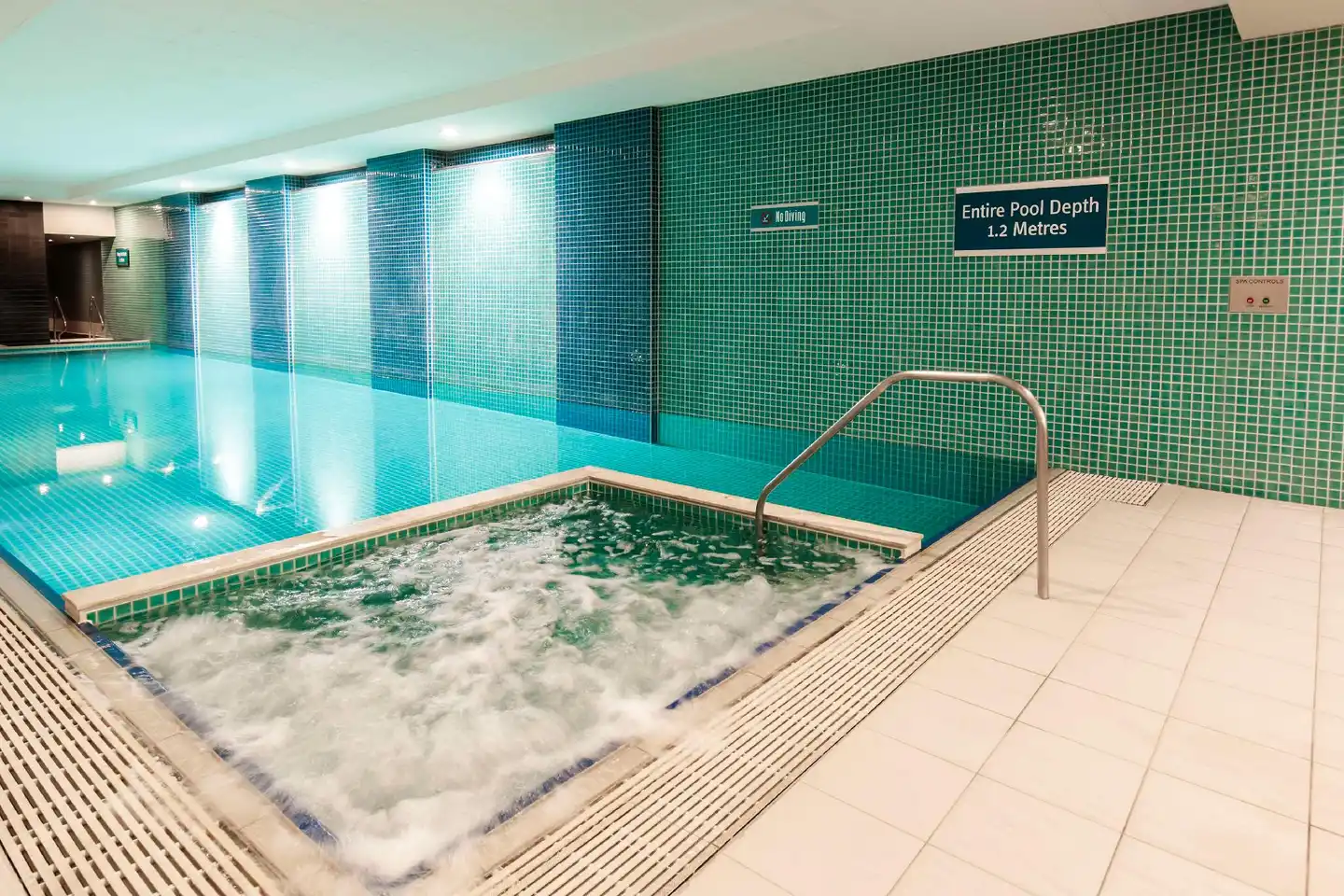 Oaks Glenelg Plaza Pier Suites Wellness