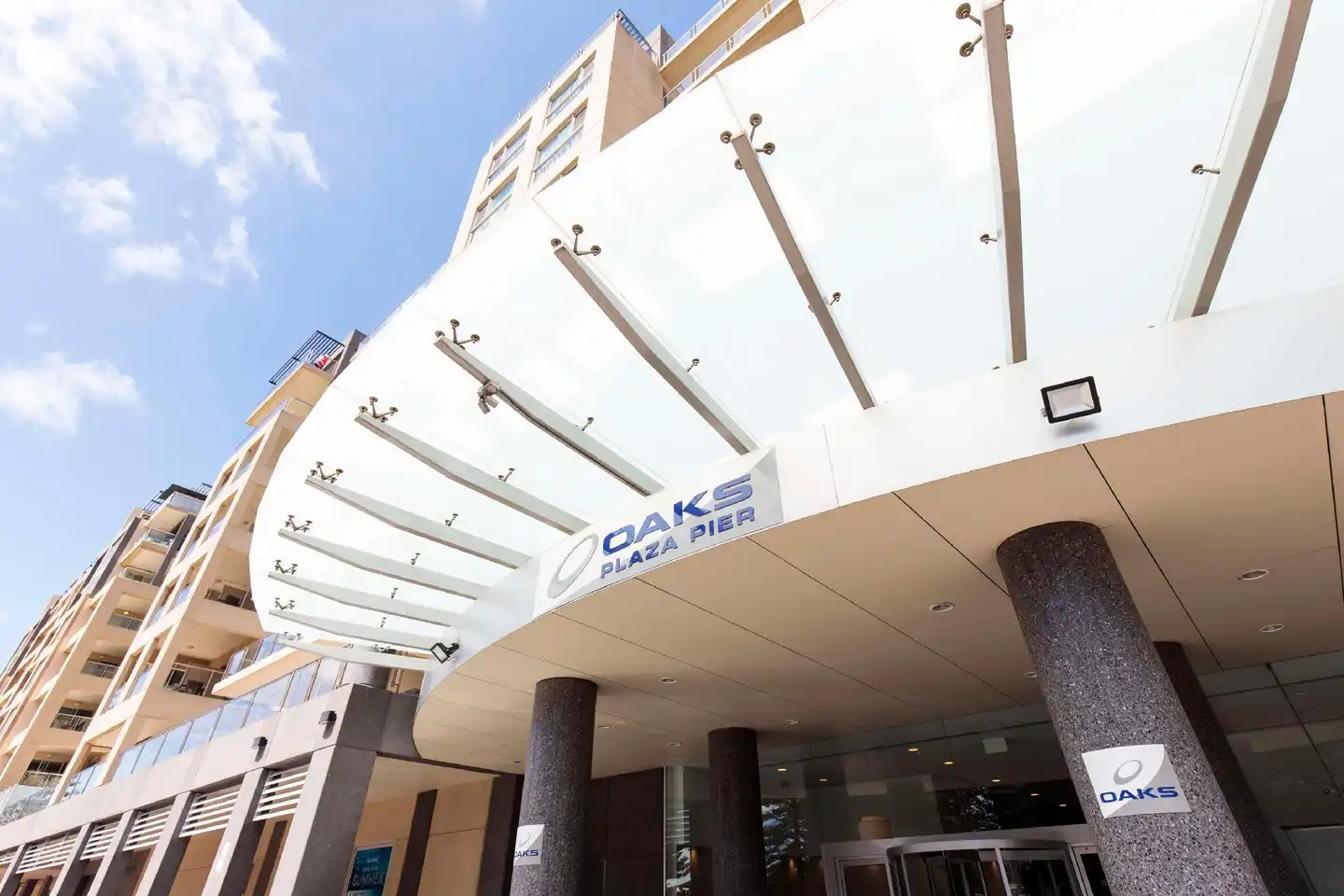 Oaks Glenelg Plaza Pier Suites Aussenansicht