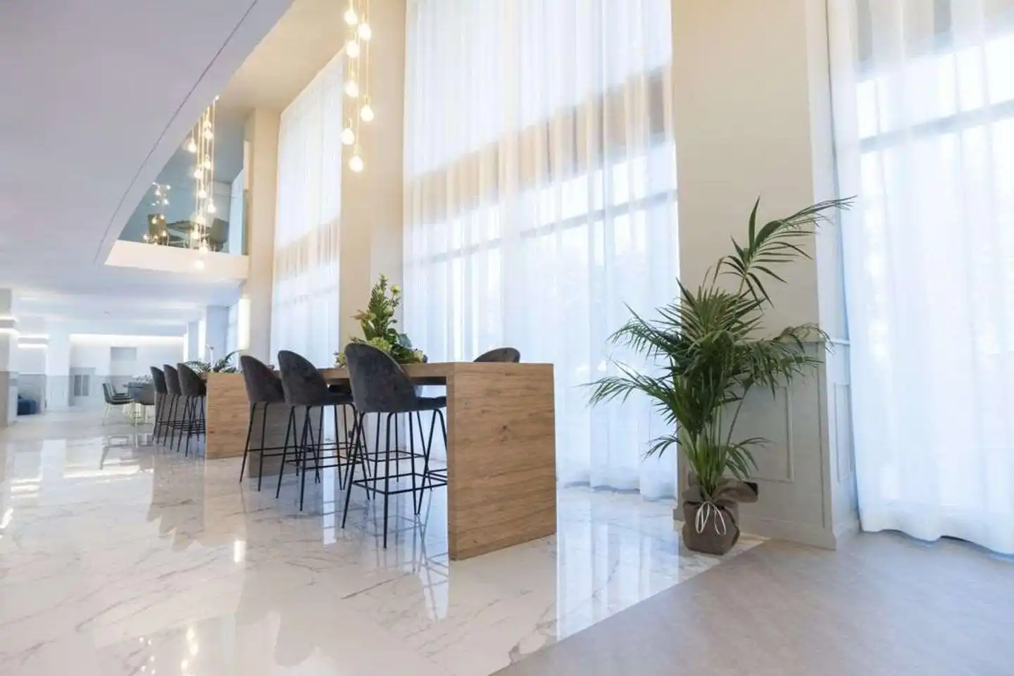 Phi Hotel Cavalieri Lobby