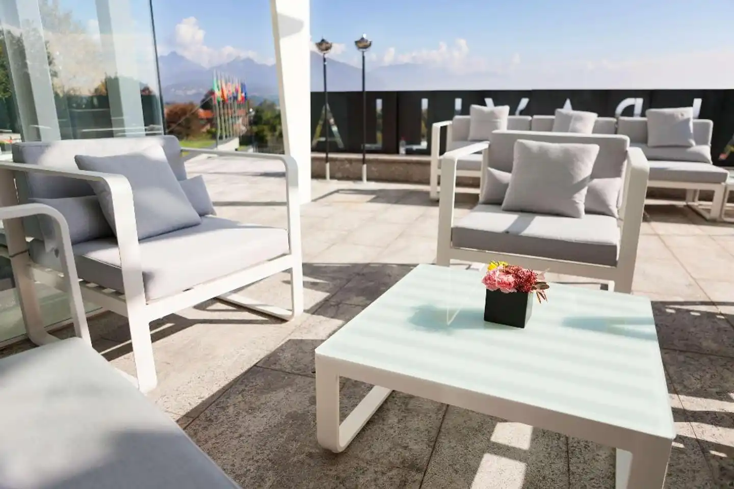 Albavilla Hotel & Co. Terrasse