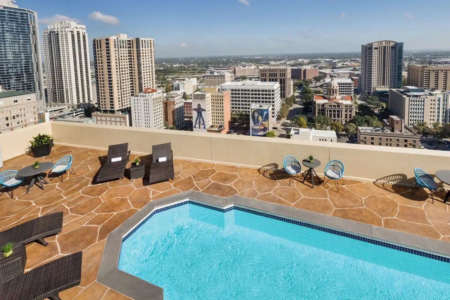 Magnolia Hotel Houston Pool
