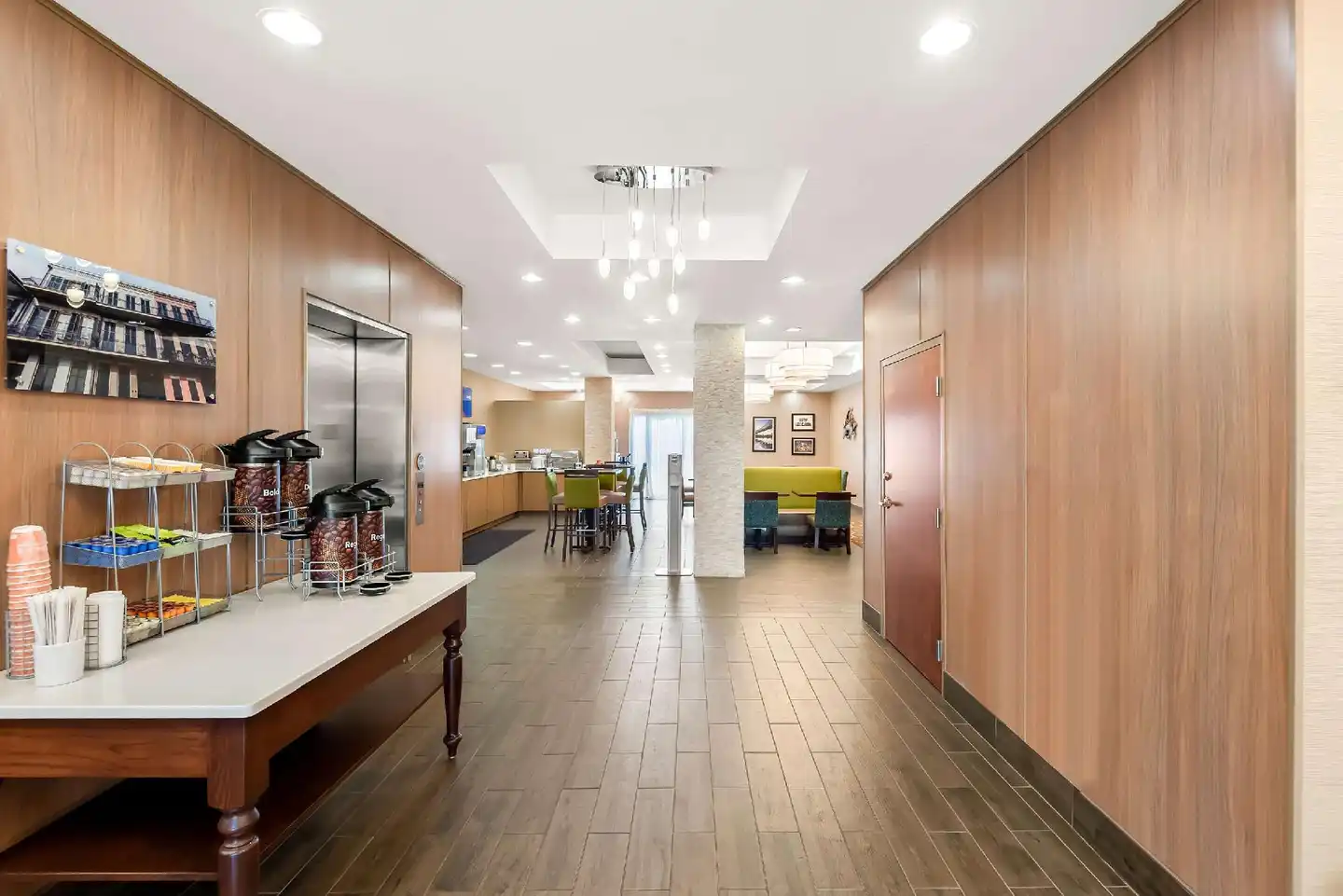 Comfort Suites New Orleans Lobby
