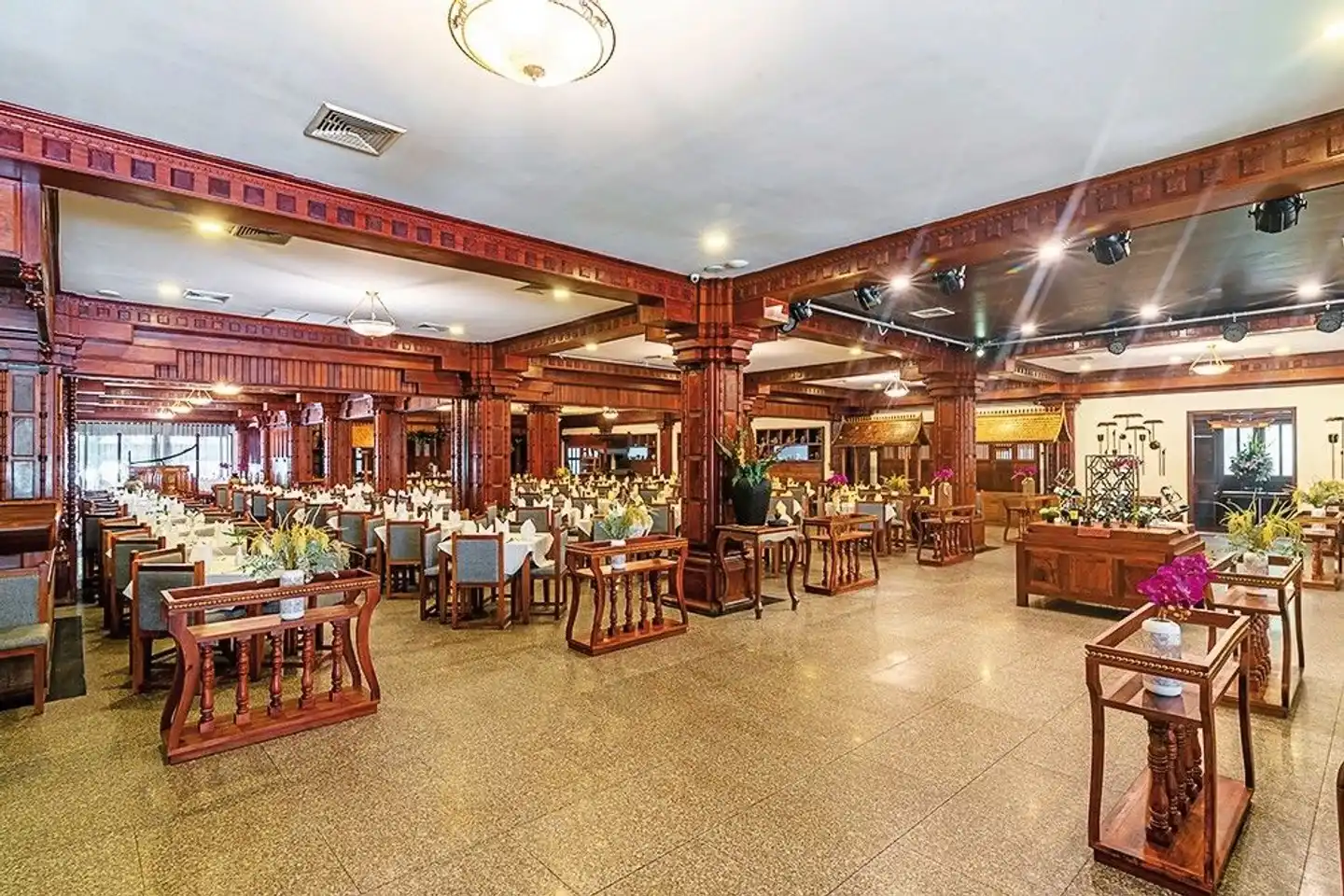 Empress Angkor Resort & Spa Bar