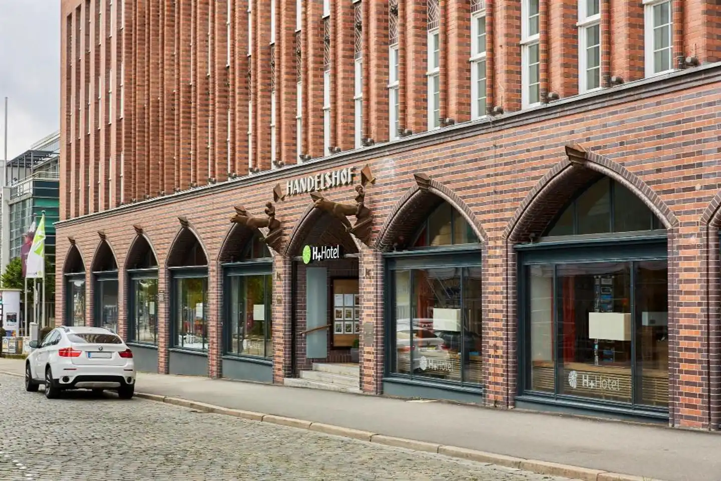 H+ Hotel Lübeck Aussenansicht