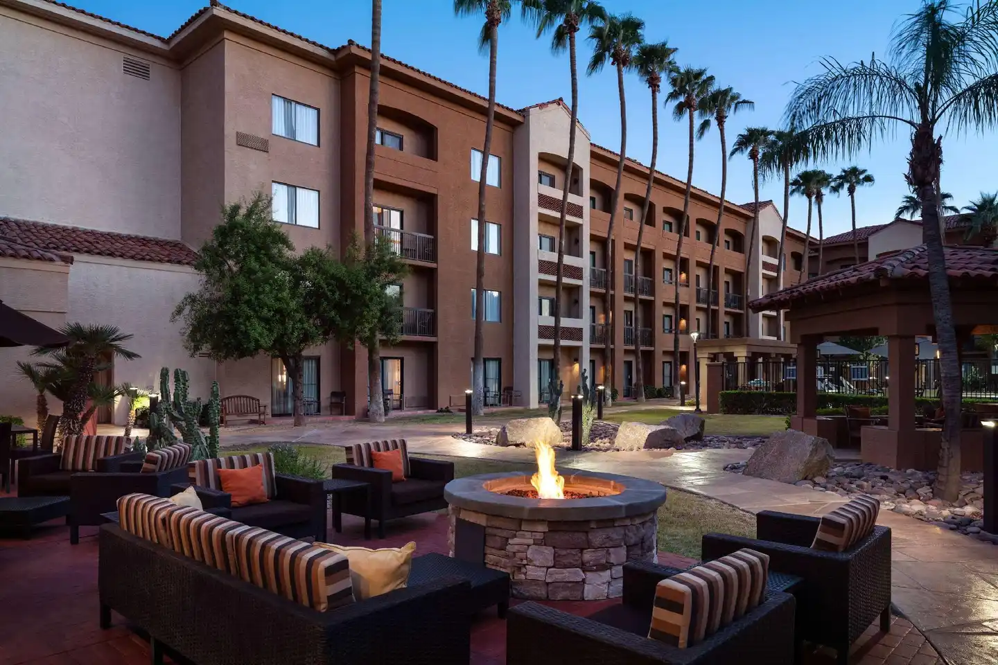 Sonesta Select Phoenix Camelback Terrasse