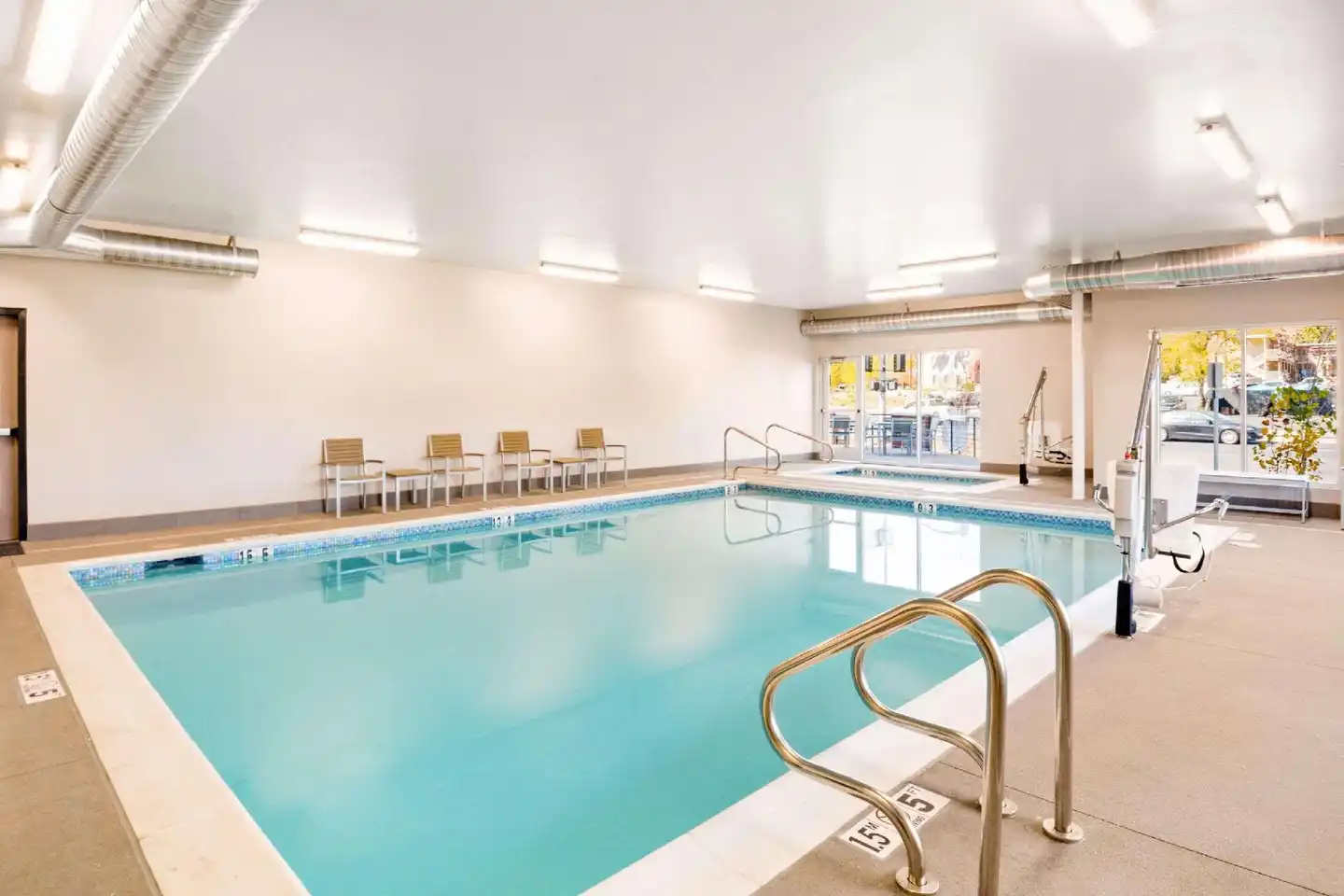 Country Inn & Suites by Radisson, Flagstaff Downtown, AZ Hallenbad