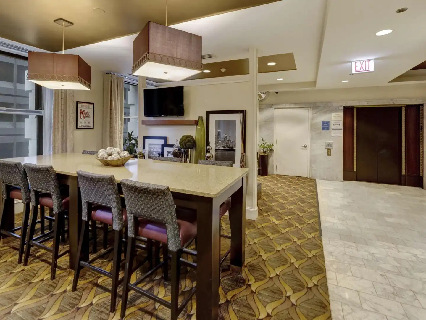 Hampton Inn Majestic Chicago Theatre District Bar