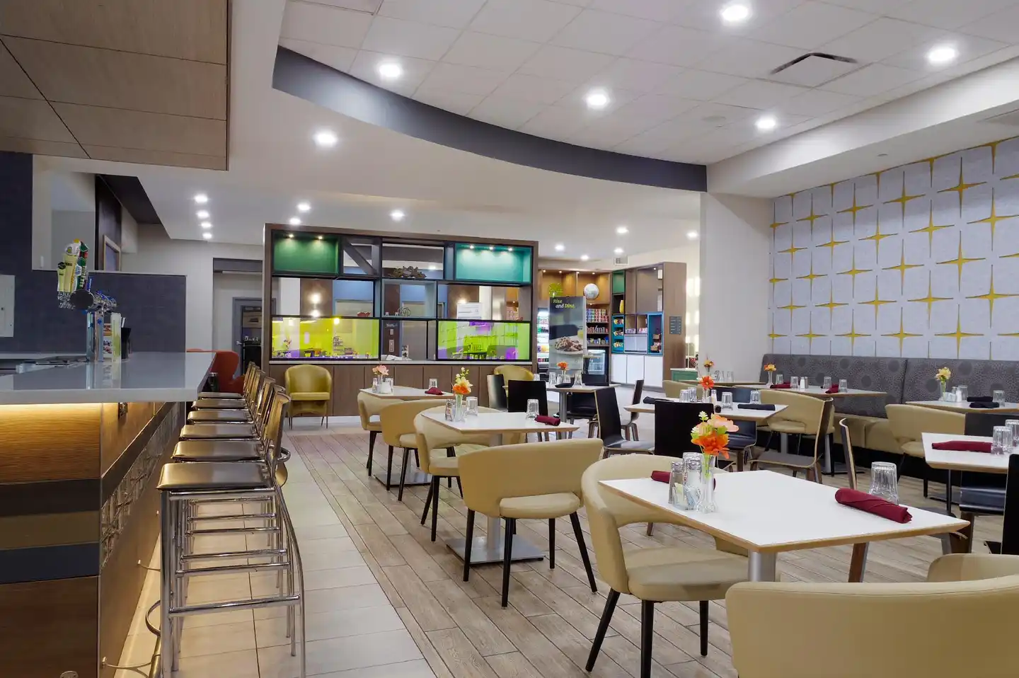 Holiday Inn & Suites Phoenix Airport Restaurant