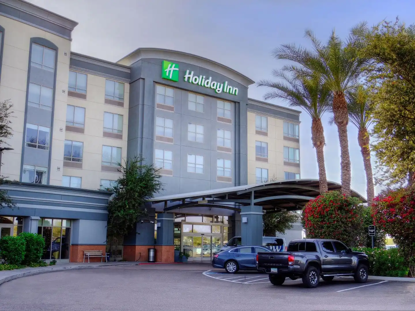Holiday Inn & Suites Phoenix Airport Aussenansicht
