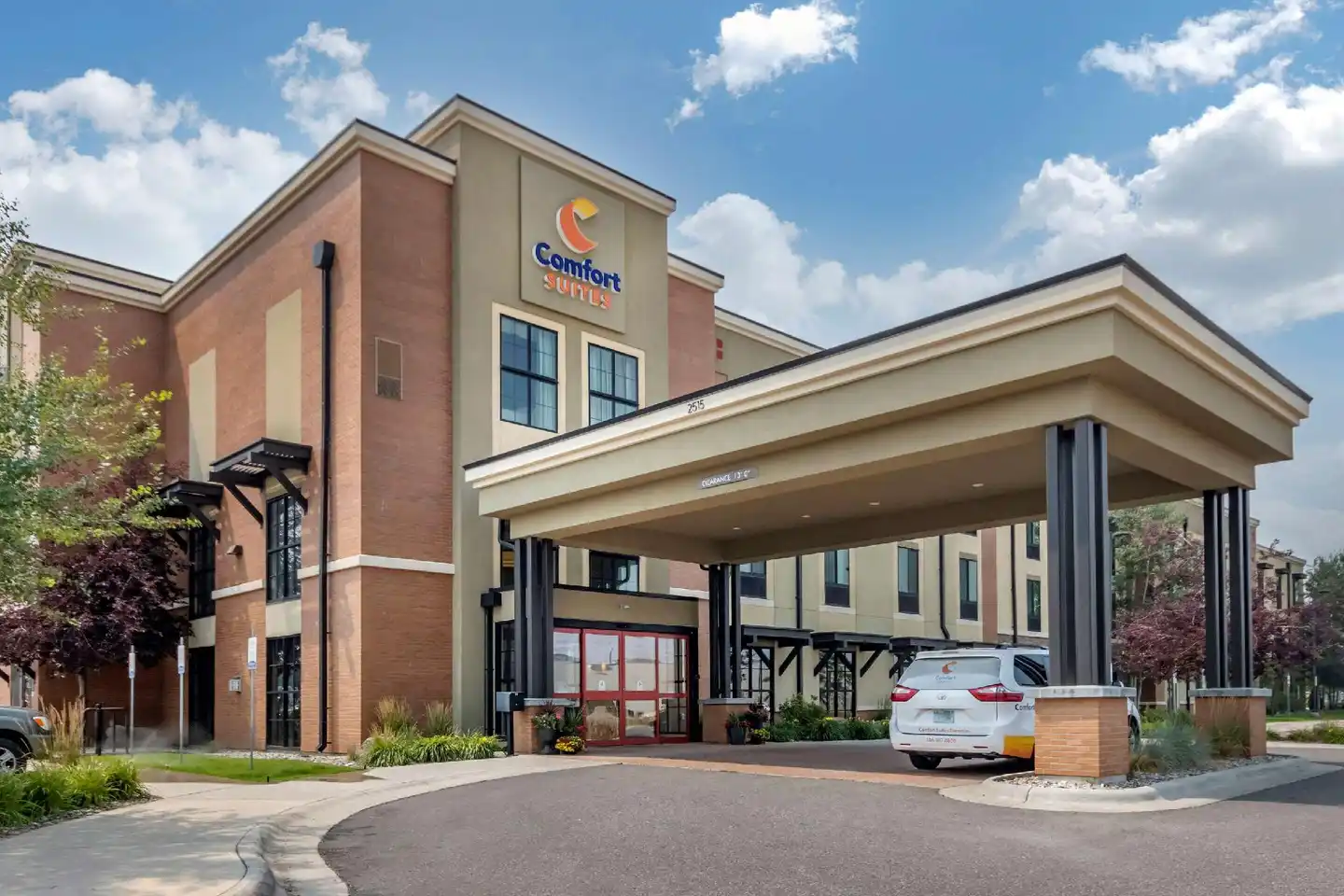 Comfort Suites Airport-University Aussenansicht