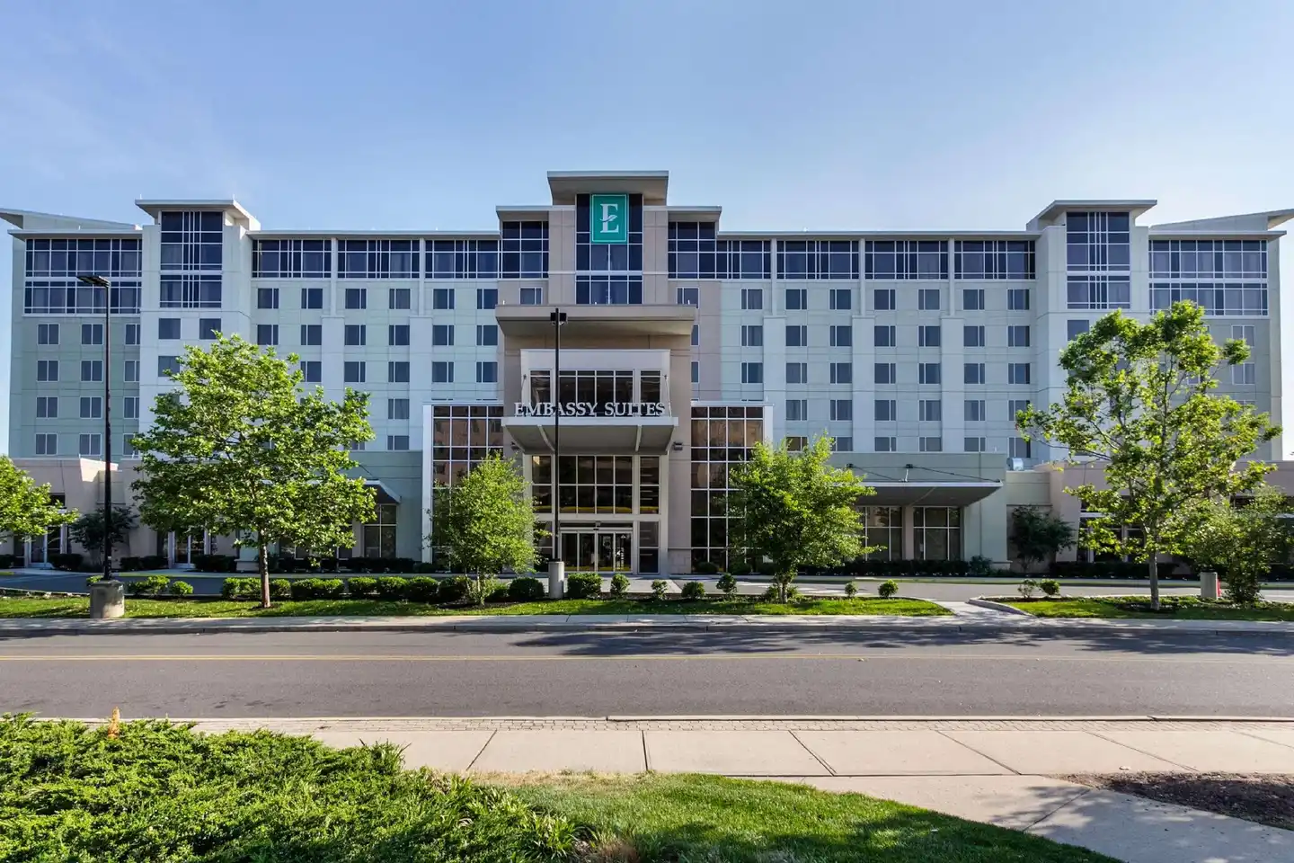 Embassy Suites by Hilton Newark Airport Aussenansicht