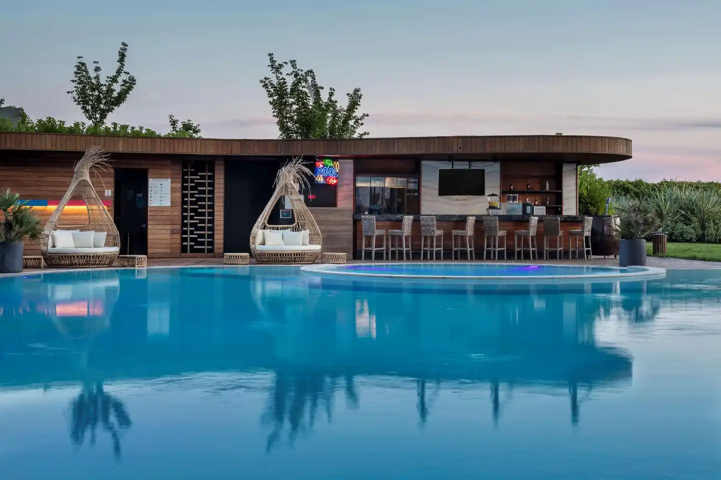 Radisson Blu Hotel, Istanbul Ottomare Pool