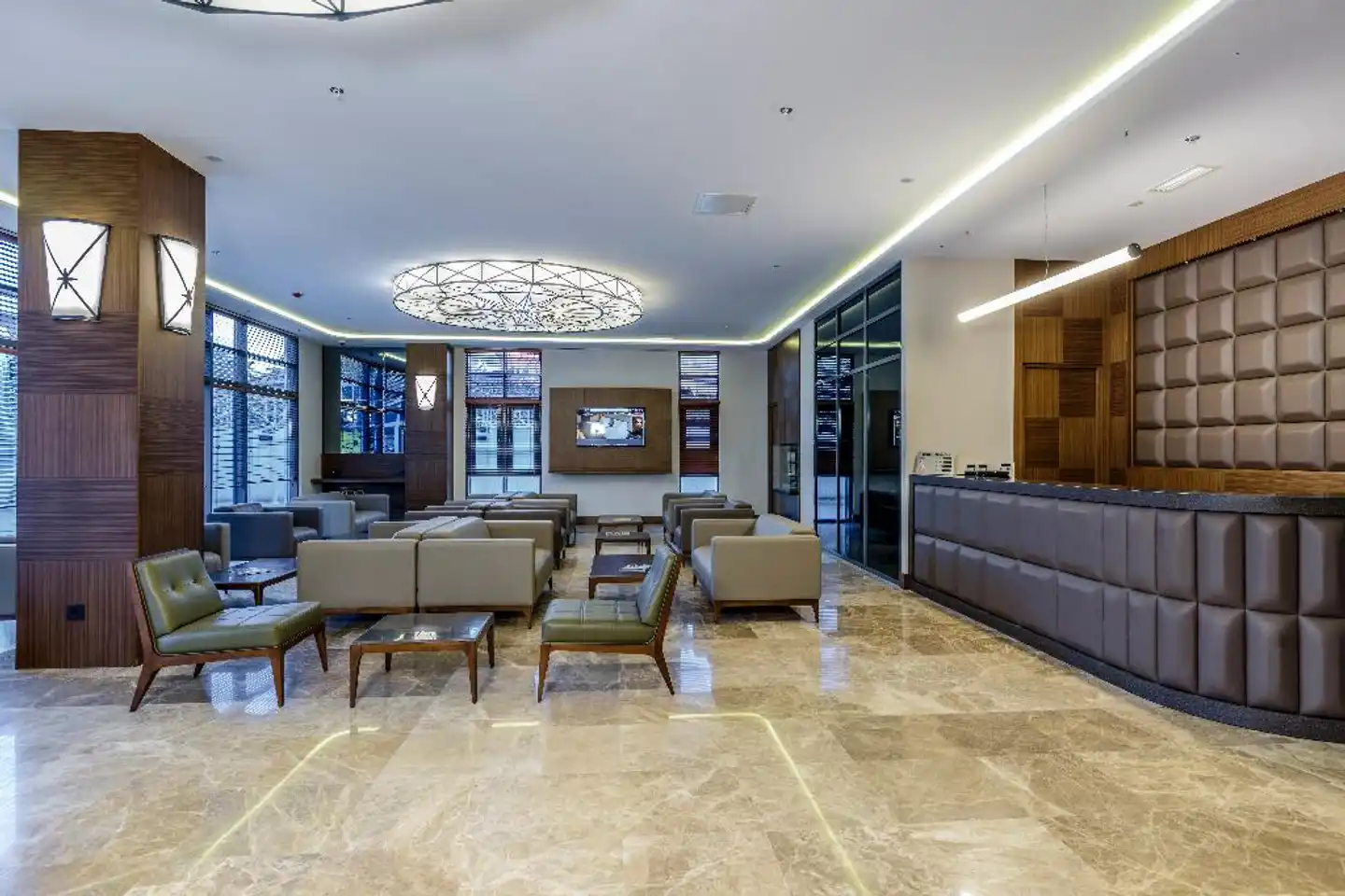 Nearport Hotel Lobby