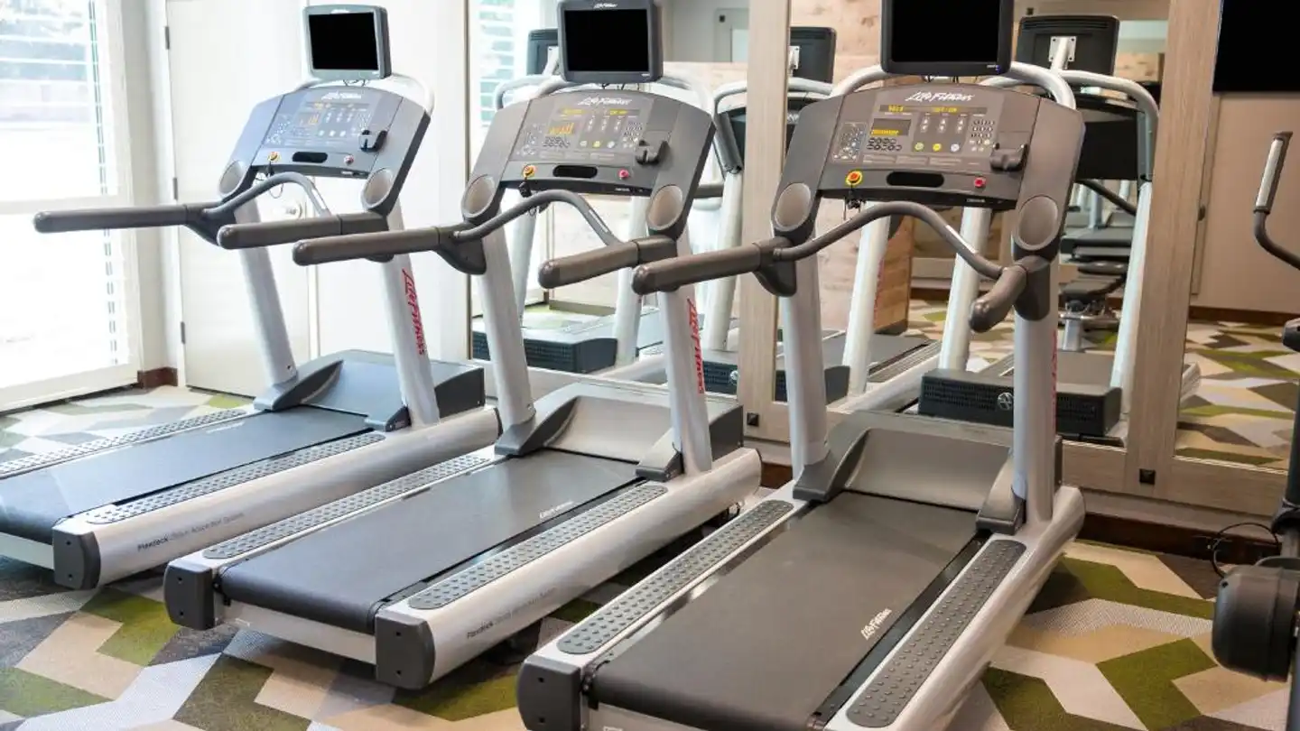 Fairfield Inn & Suites by Marriott Savannah Midtown Sport und Entertainment