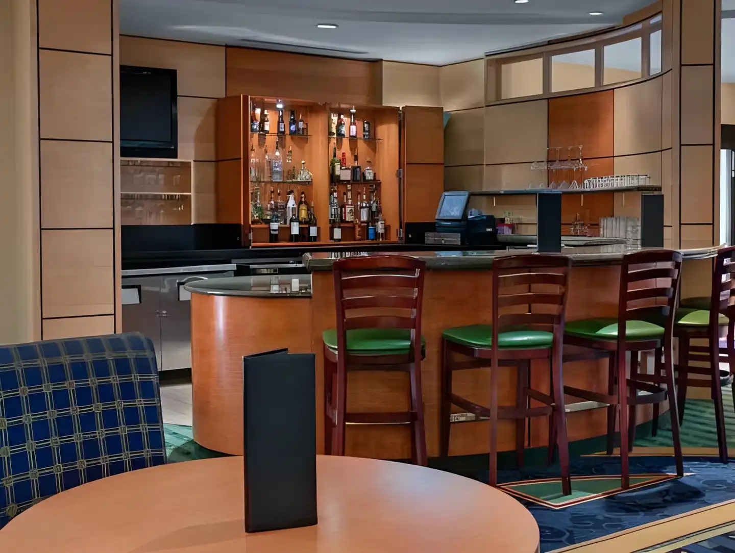 SpringHill Suites by Marriott Denver Airport Bar