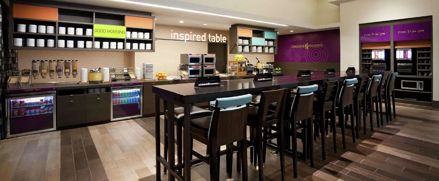 Home2 Suites by Hilton Florida City Bar
