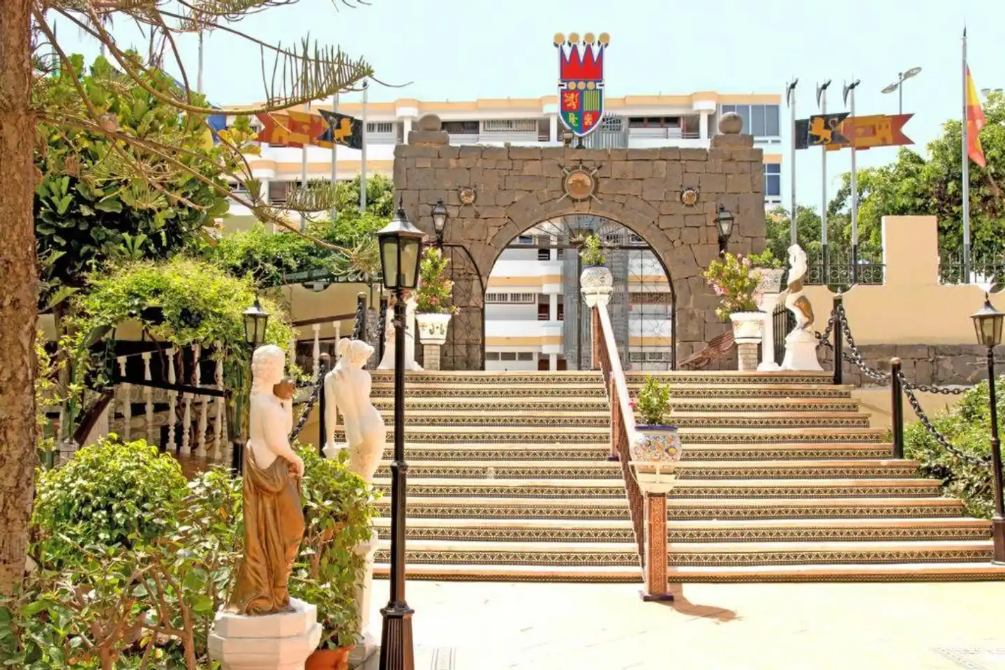 Rey Carlos Aussenansicht