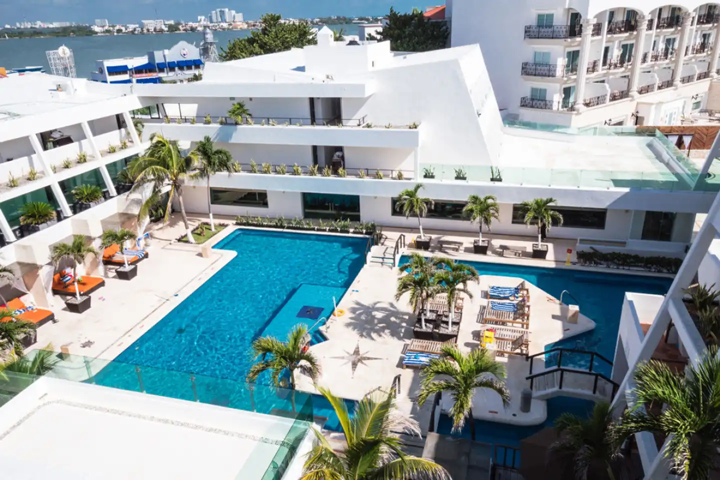 Flamingo Cancun Resort Pool