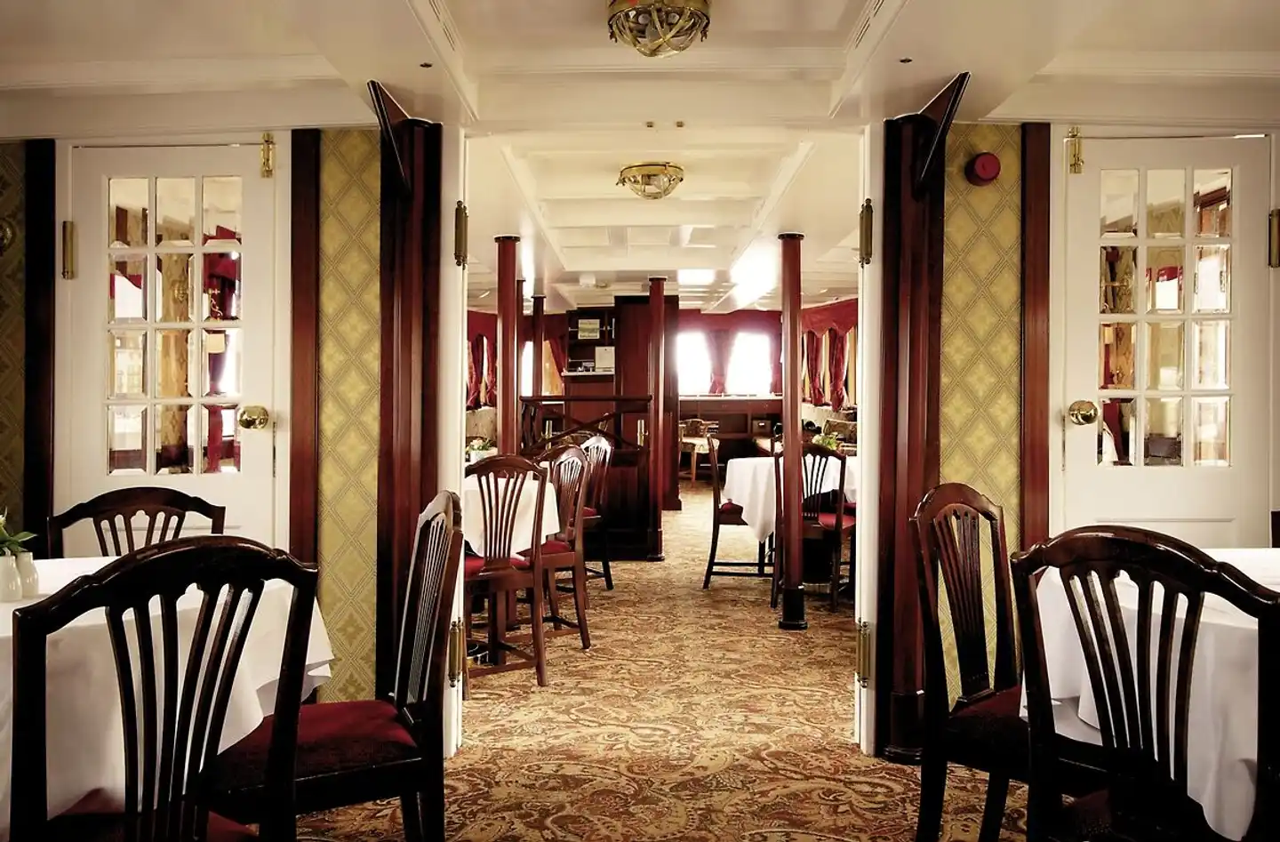 Klassische Schiffsreise zwischen Göteborg & Stockholm Restaurant
