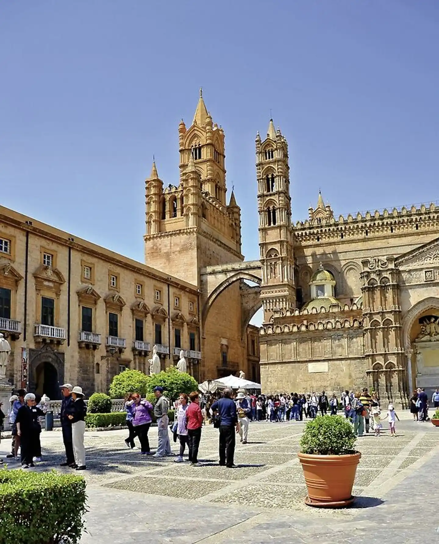 Autotour schmuckes Palermo und die spektakuläre Insel Pantelleria Aussenansicht