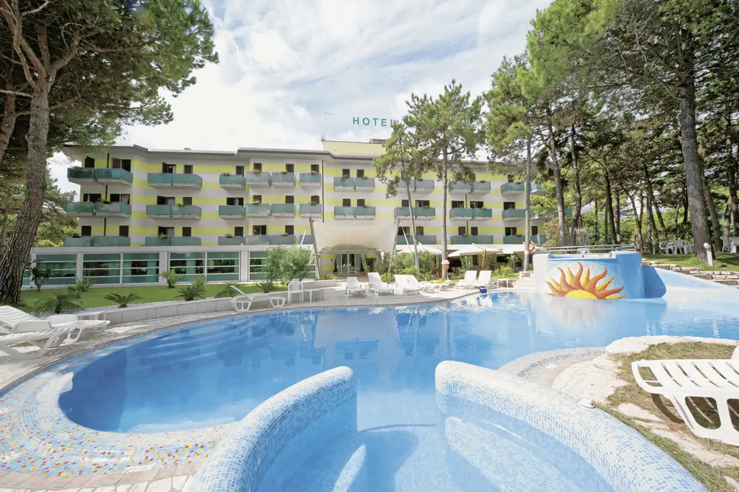 Mediterraneo Pool
