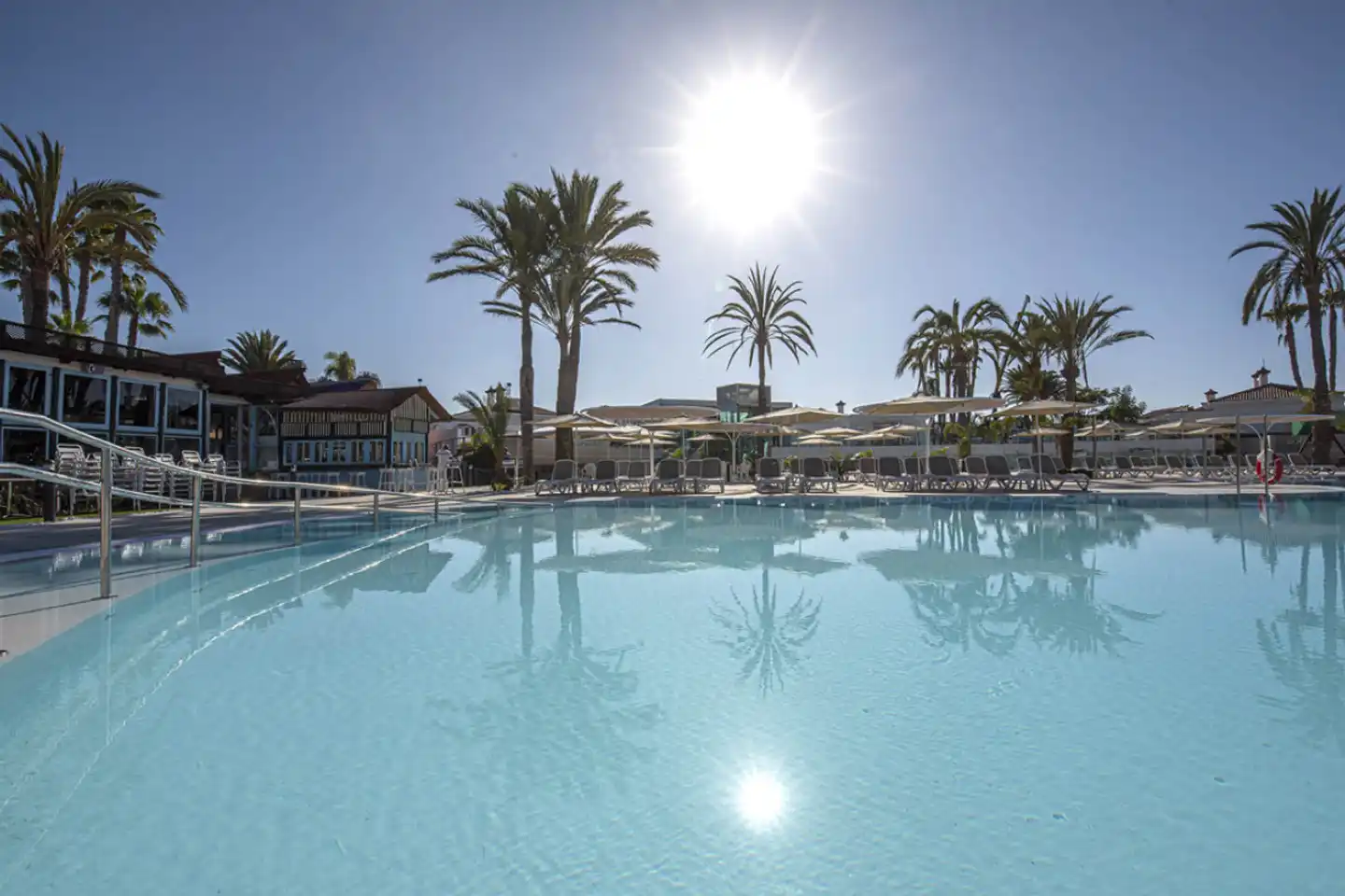 Hotel LIVVO Dunagolf Suites Pool