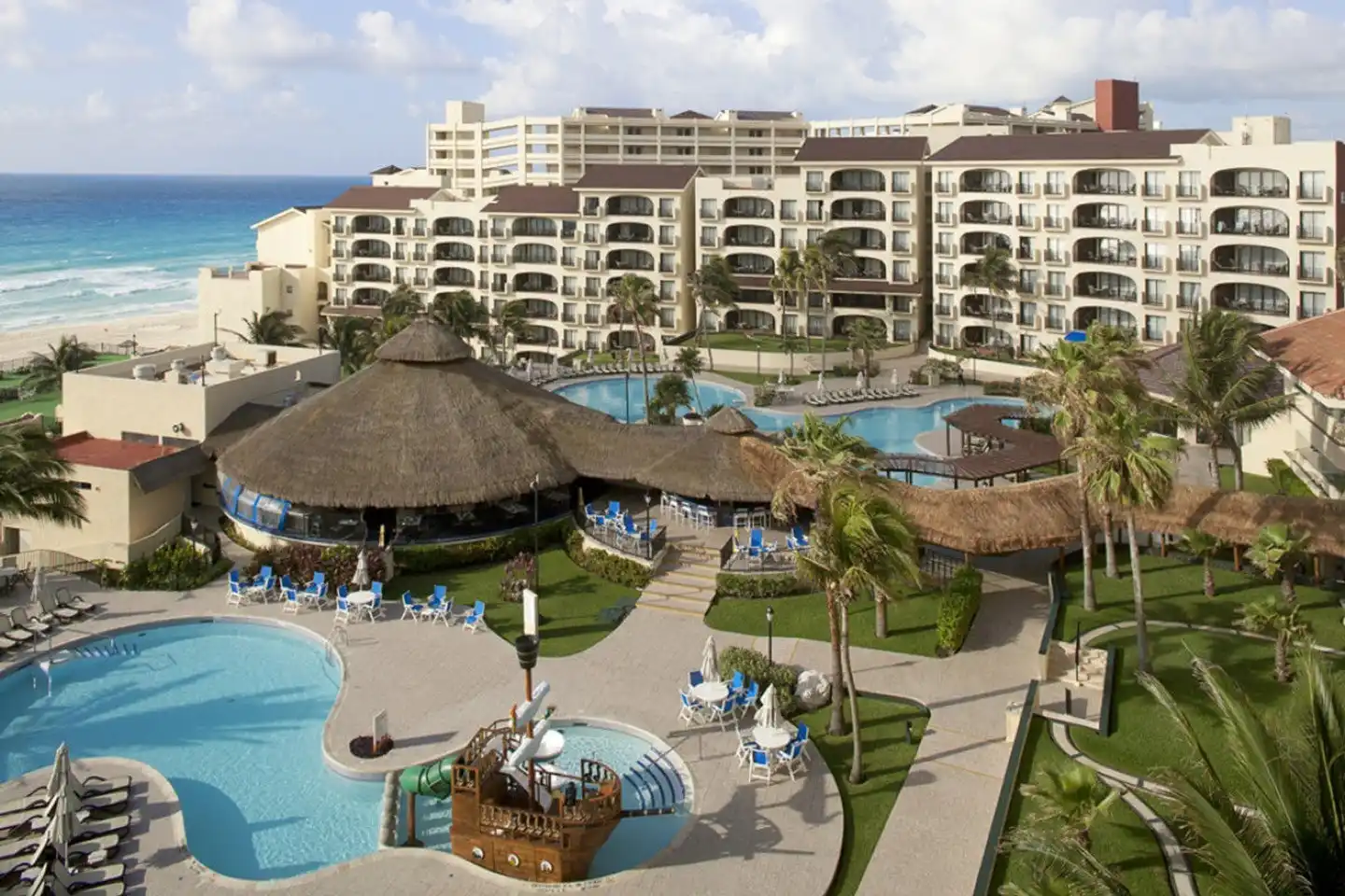 Emporio Cancun Aussenansicht