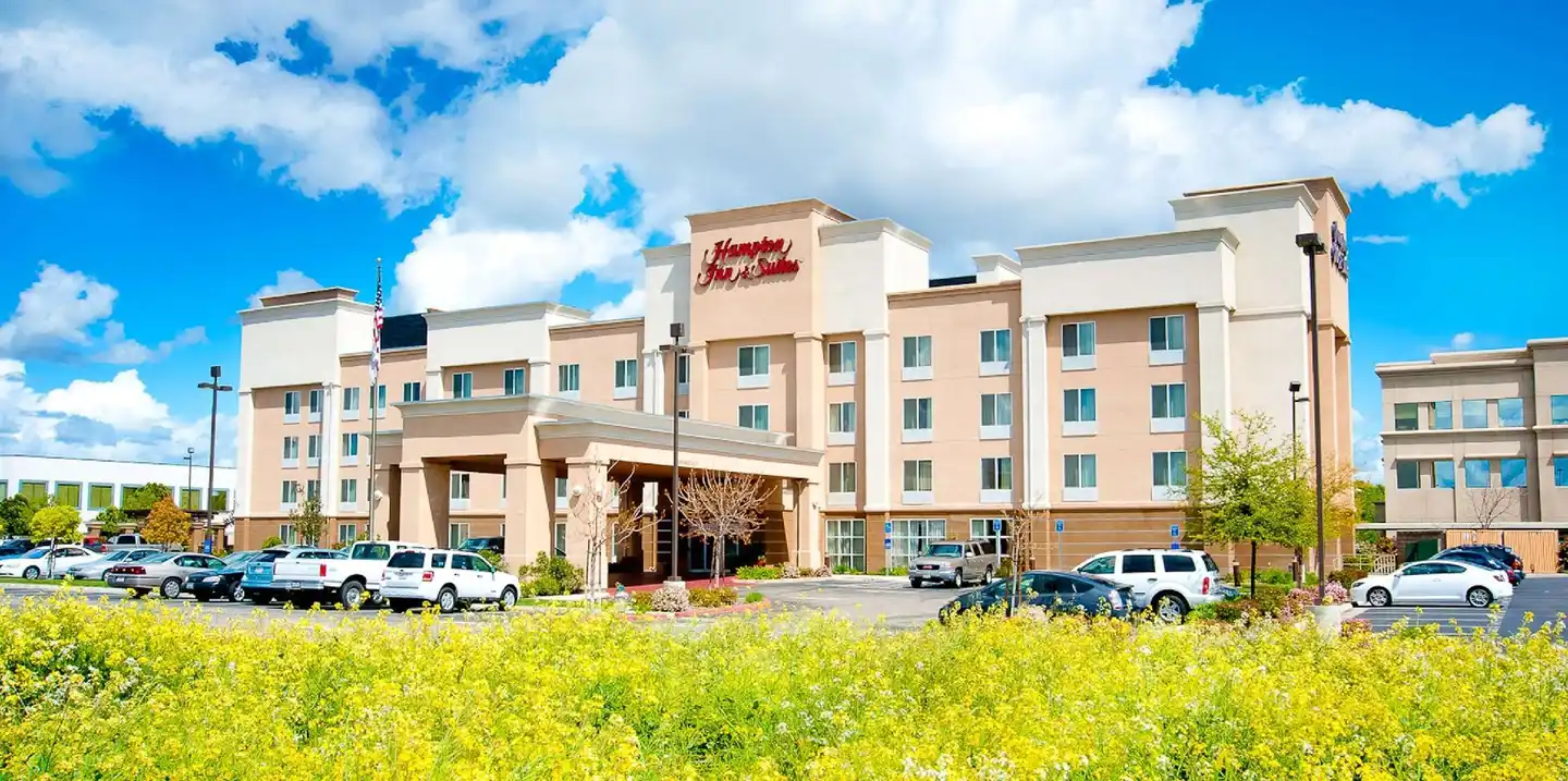 Hampton Inn & Suites Fresno Aussenansicht