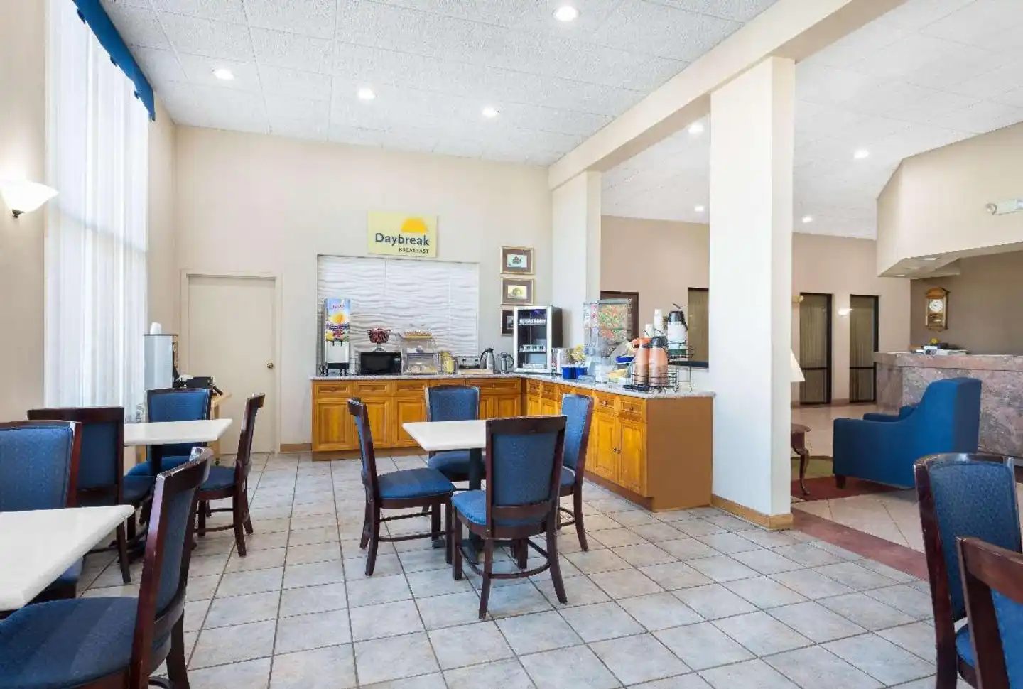 Days Inn by Wyndham Mocksville Bar