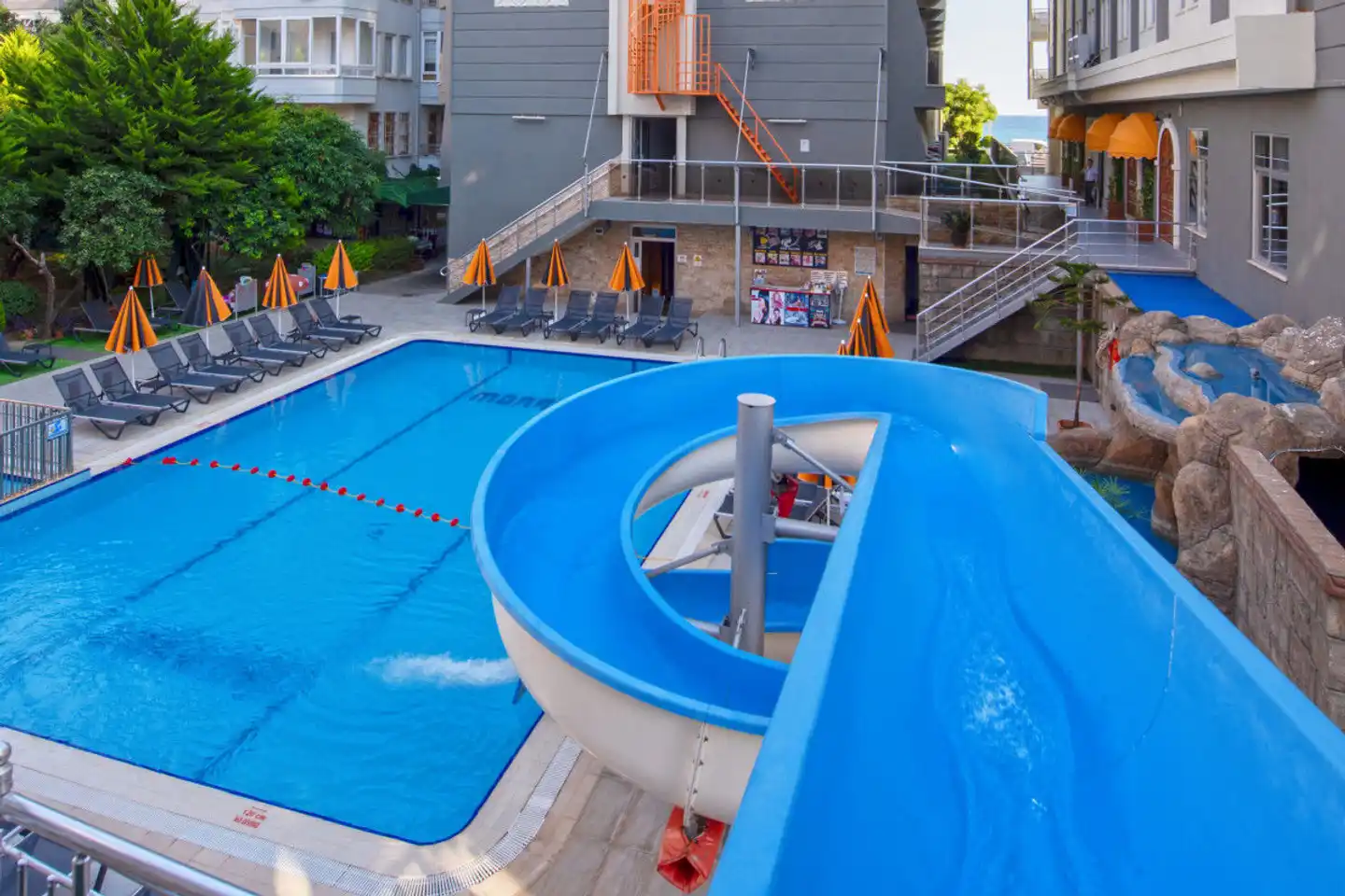 Monart City Pool