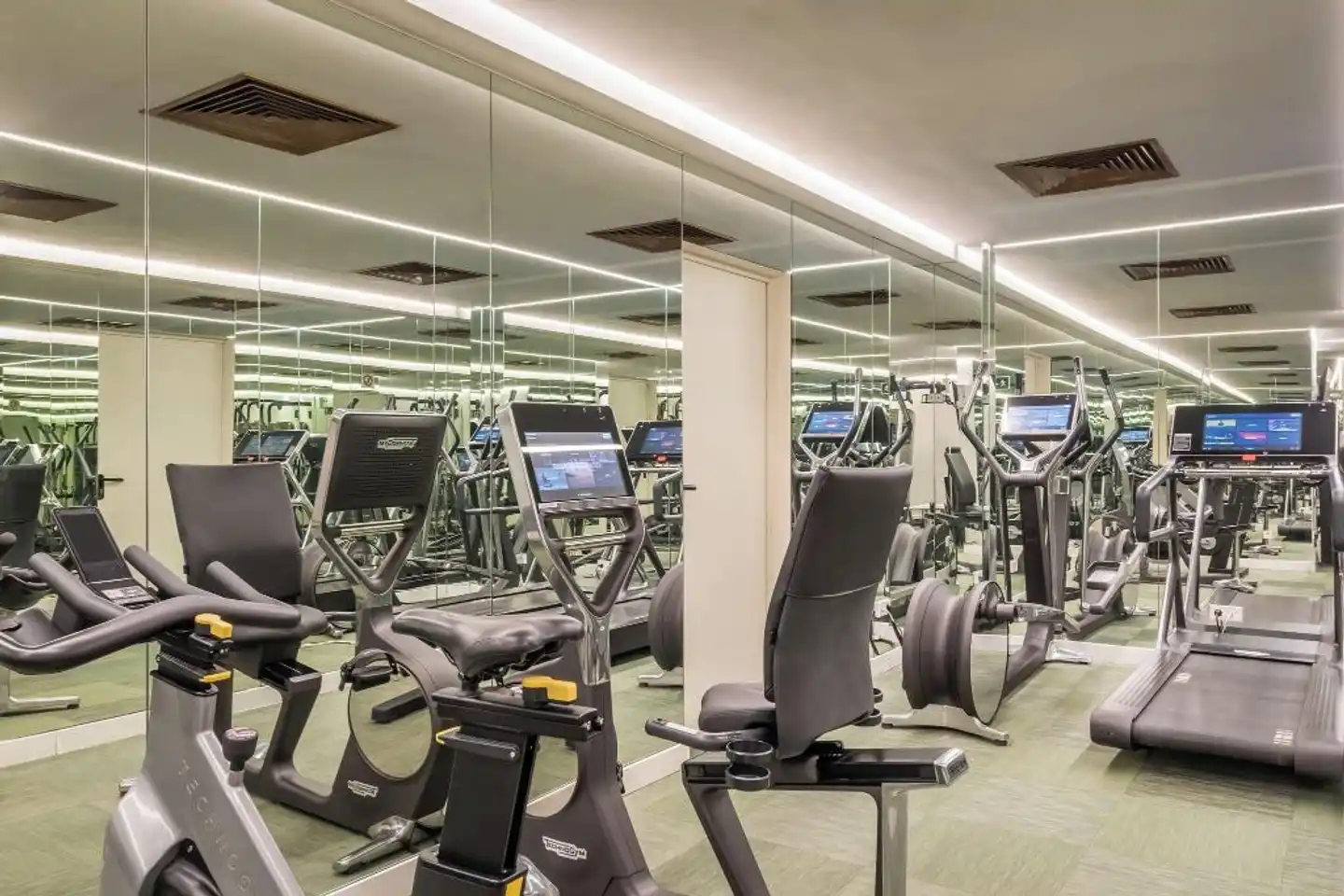 45 Times Barcelona Hotel Sport und Entertainment