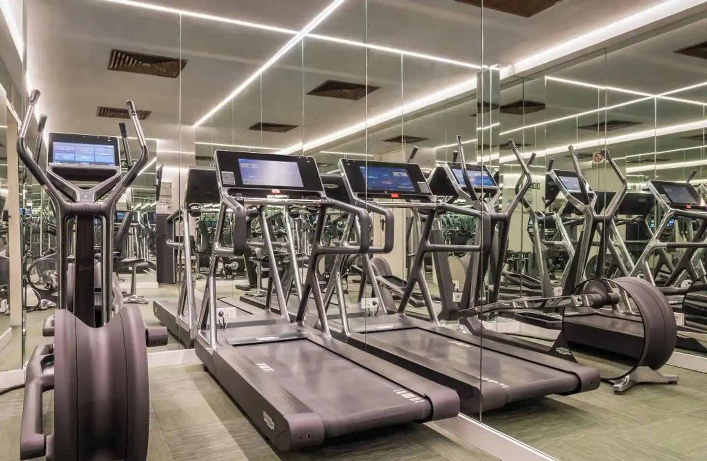 45 Times Barcelona Hotel Sport und Entertainment