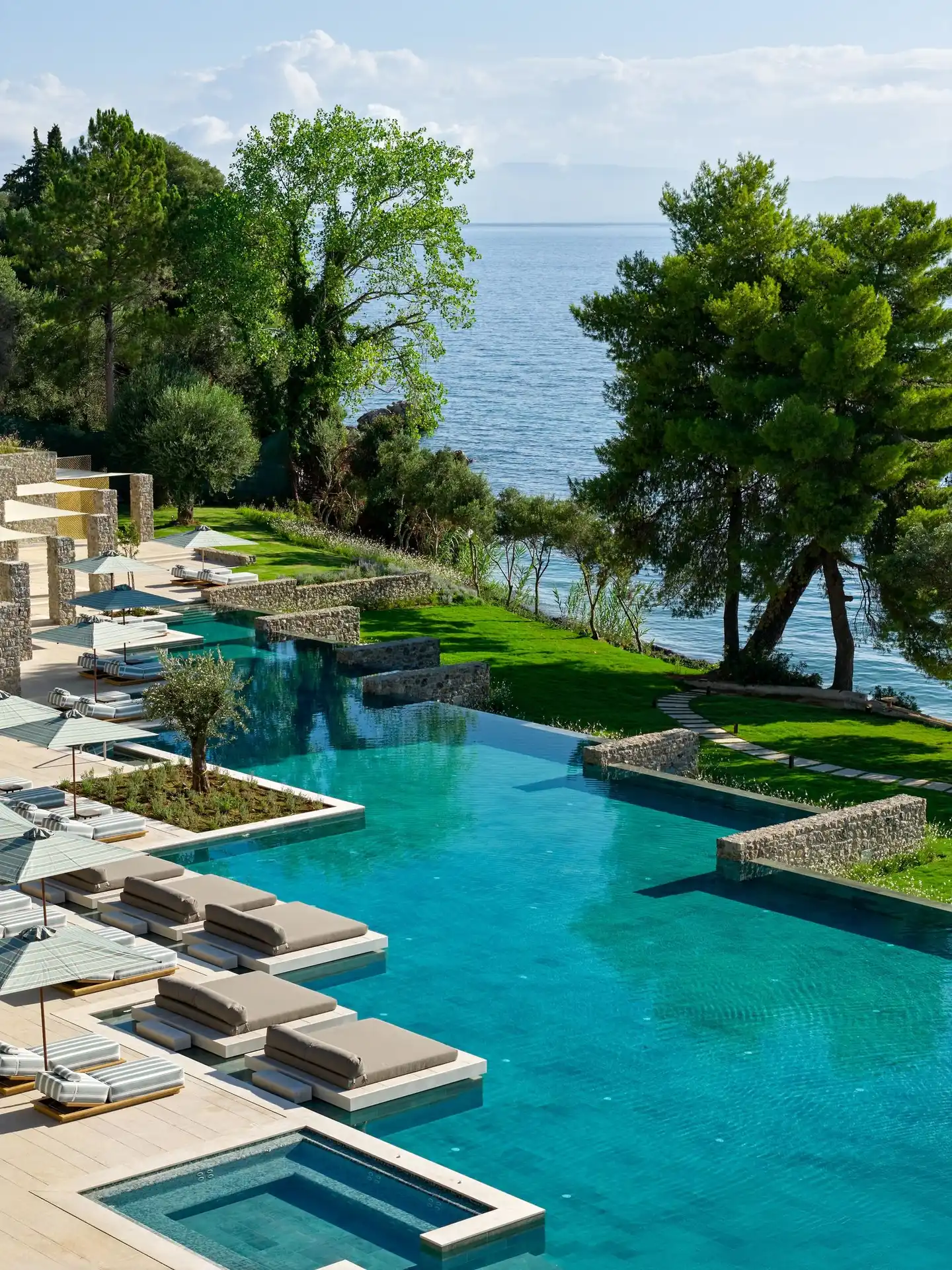 Avali, Mar-Bella Collection Pool