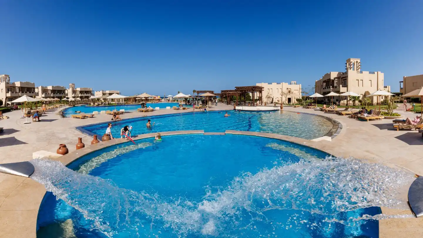 True Beach Resort POOL
