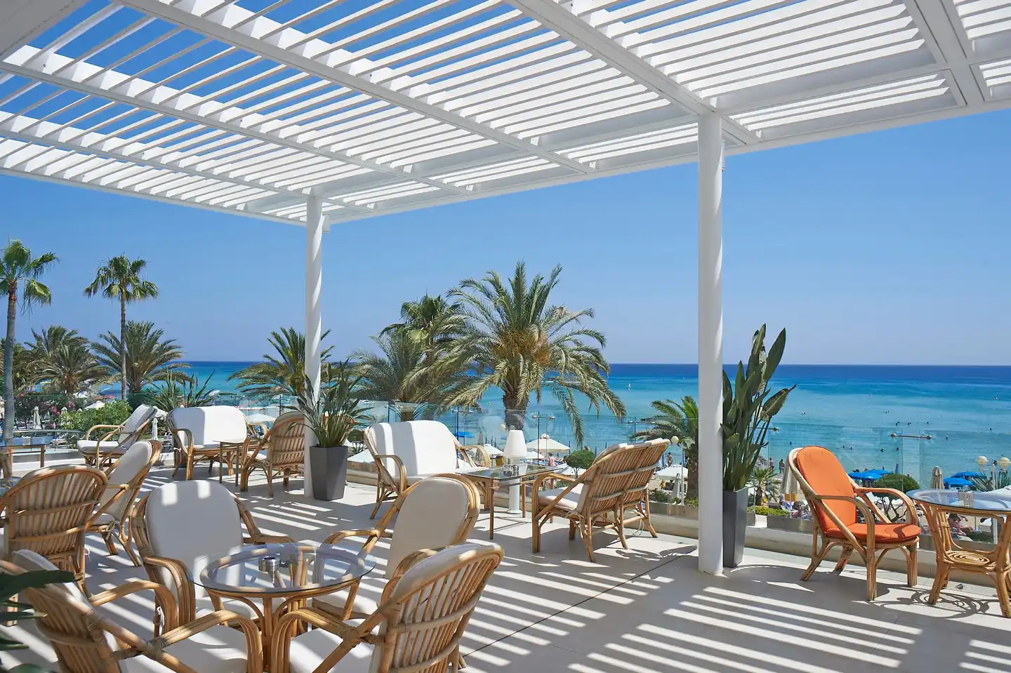 Sunrise Beach Hotel Terrasse