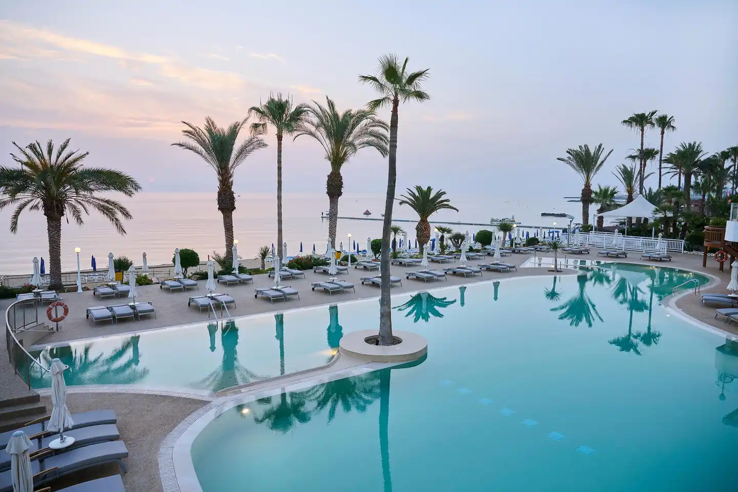 Sunrise Beach Hotel Pool