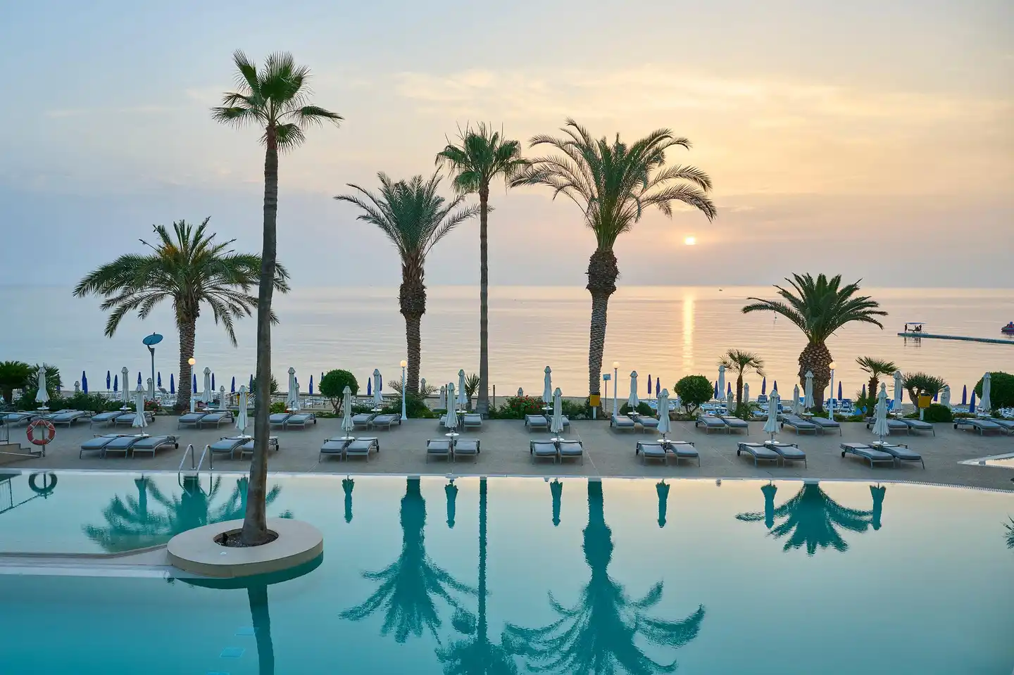 Sunrise Beach Hotel Pool