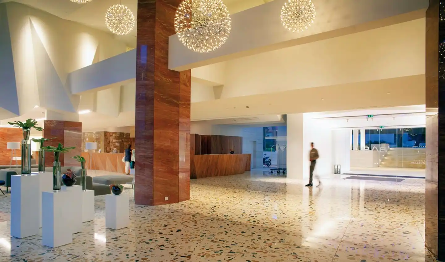 Bellevue LOBBY