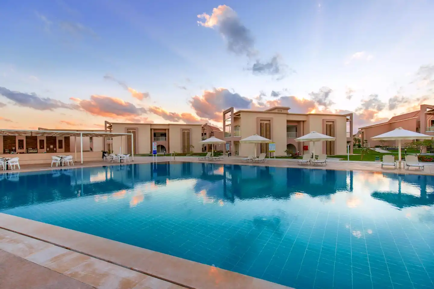 Pickalbatros Sea World Resort - Marsa Alam Pool