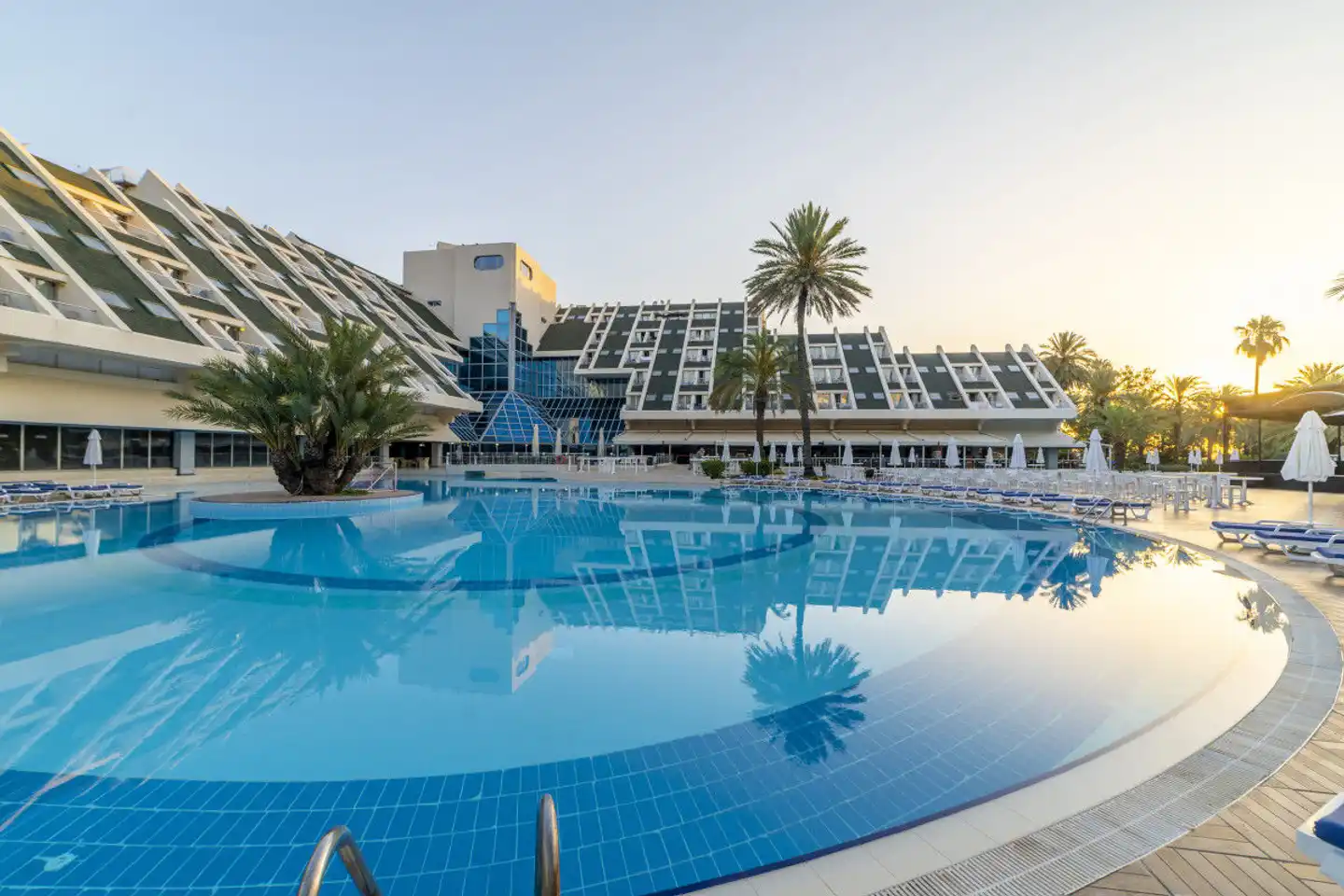 Queen's Park Göynük Pool