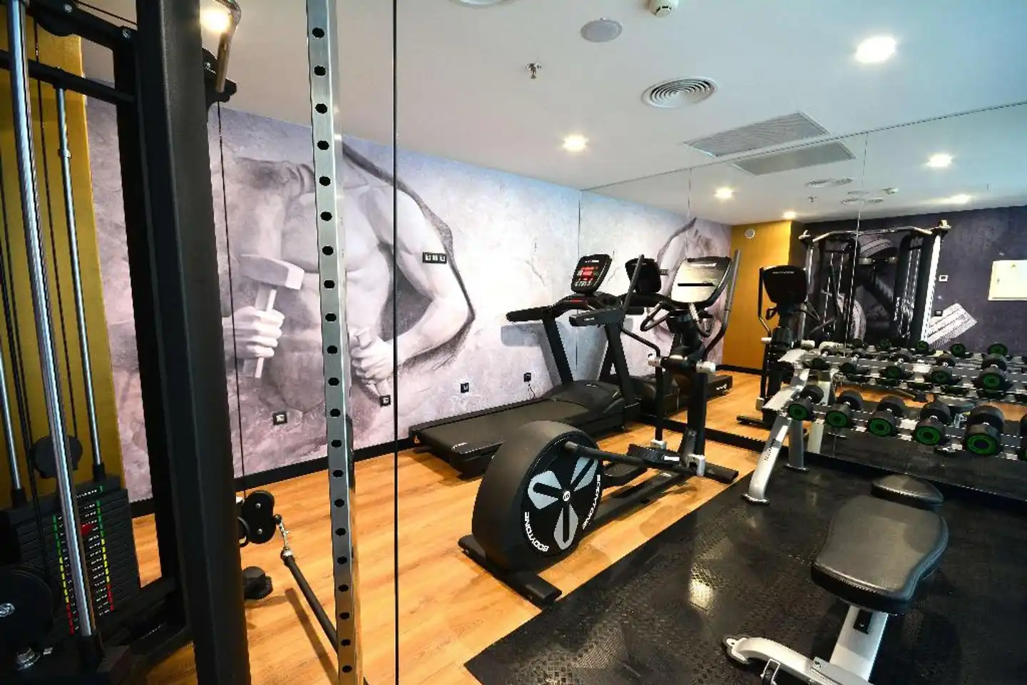 Design Plus Bex Hotel Sport und Entertainment