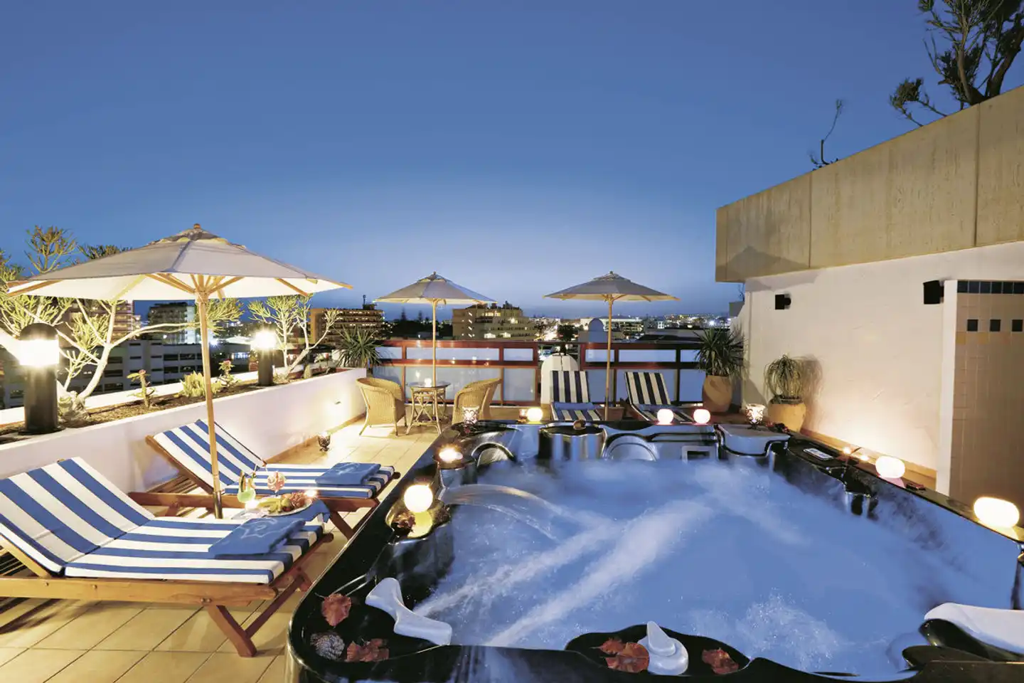 Seaside Sandy Beach Pool